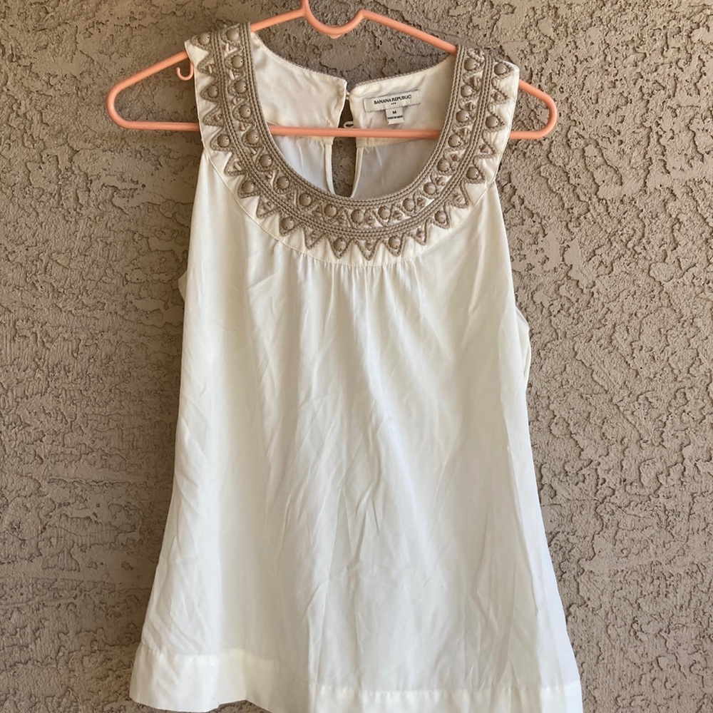 Banana republic women’s beaded blouse size medium Vanilla bean color